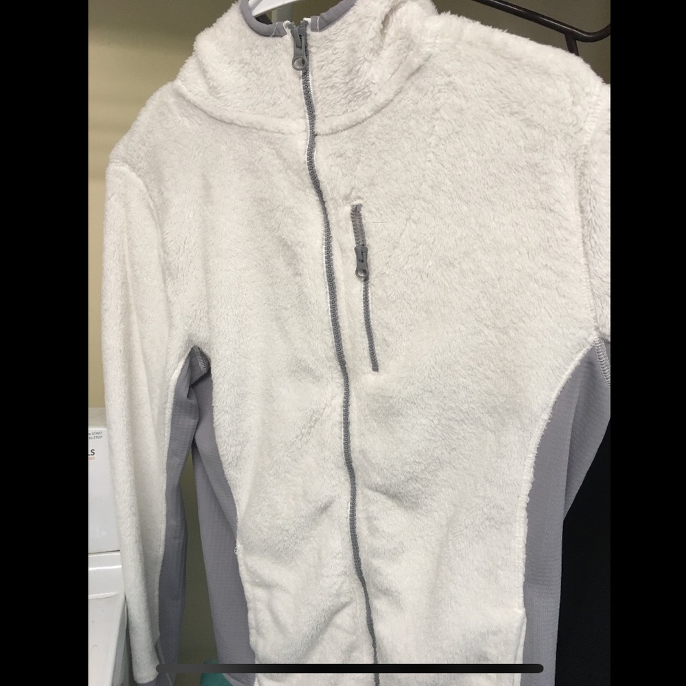 White Fluffy Zip-up Jacket